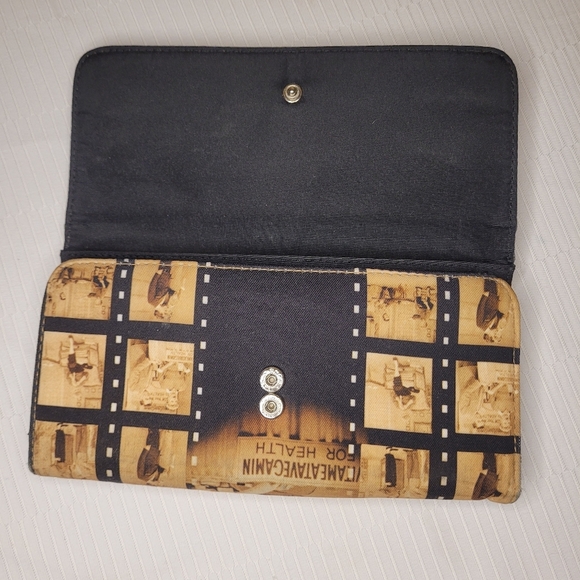 "I Love Lucy" Trifold Wallet - Picture 8 of 12